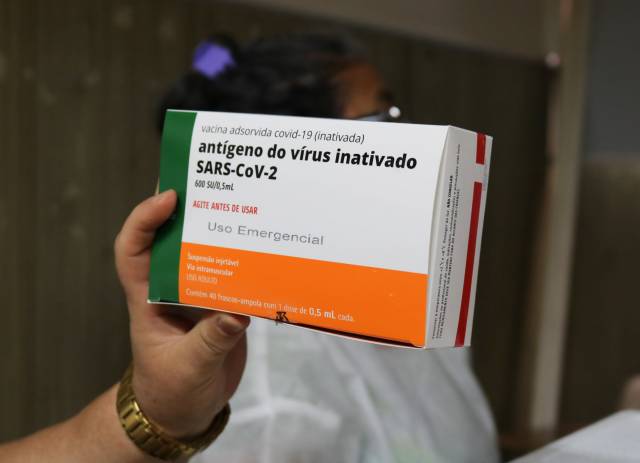 Anvisa aprova por unanimidade uso emergencial de novas doses da vacina CoronaVac