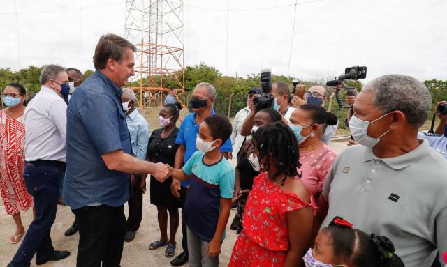 Bolsonaro diz que novo auxílio pode começar em março e durar até quatro meses