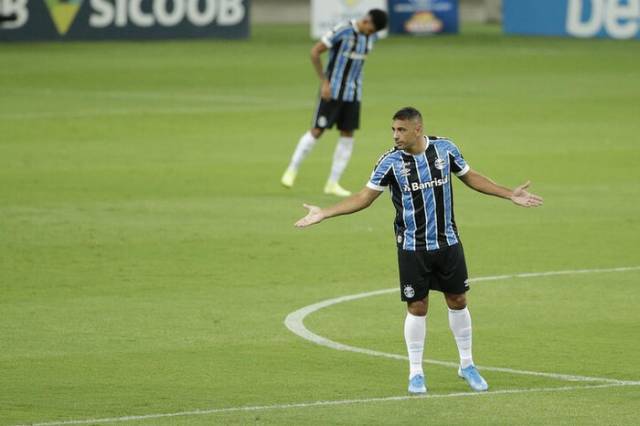Grêmio perde para o São Paulo na Arena e se afasta do G-4 do Brasileirão