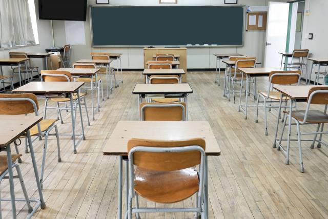 Juíza suspende aulas presenciais em escolas públicas e privadas do RS