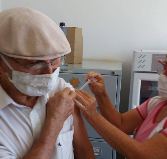 Idosos com mais de 79 anos serão vacinados contra a Covid-19