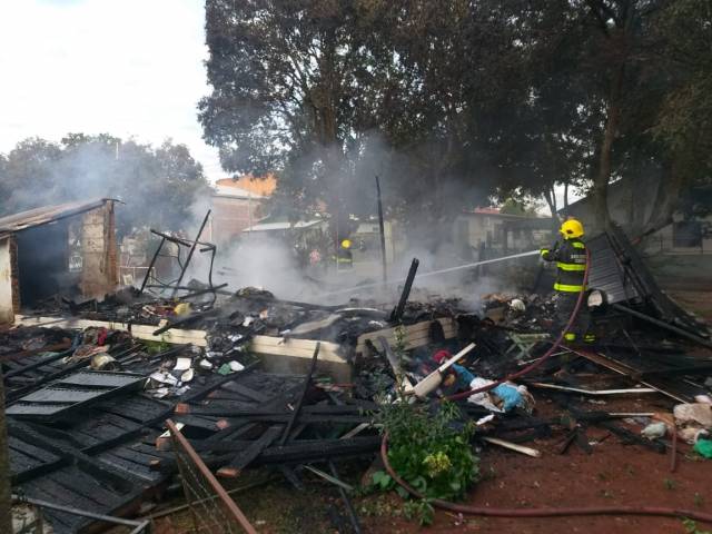 Homem morre carbonizado em incêndio em residência na cidade de Ijuí