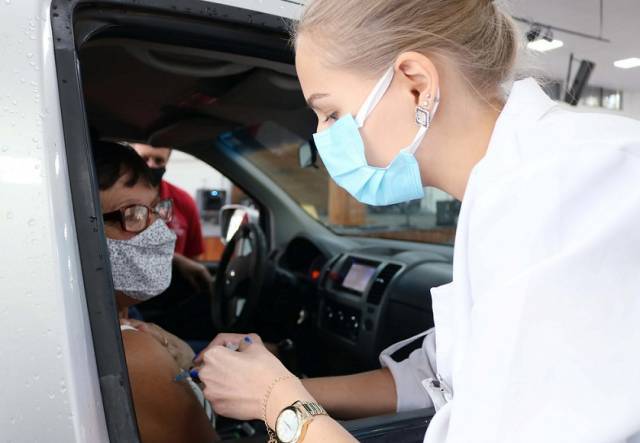 Idosos a partir de 70 anos receberão segunda dose da Coronavac na segunda-feira