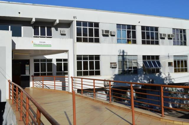 Hospital de Santa Rosa contrata médicos com urgência