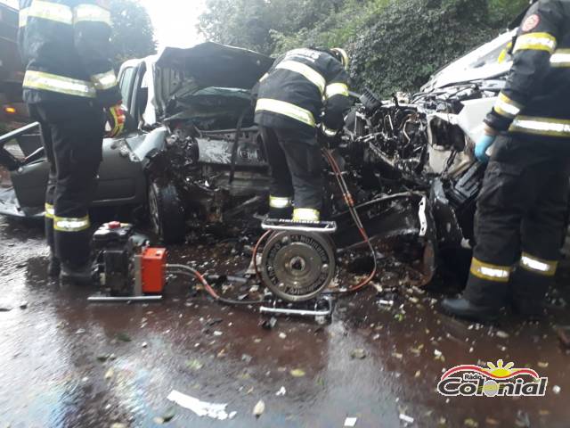 Casal de idosos morre em colisão frontal entre veículos na BR 472 em Três de Maio