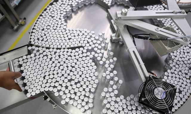 Butantan entrega 800 mil doses de vacinas contra a covid-19 ao PNI