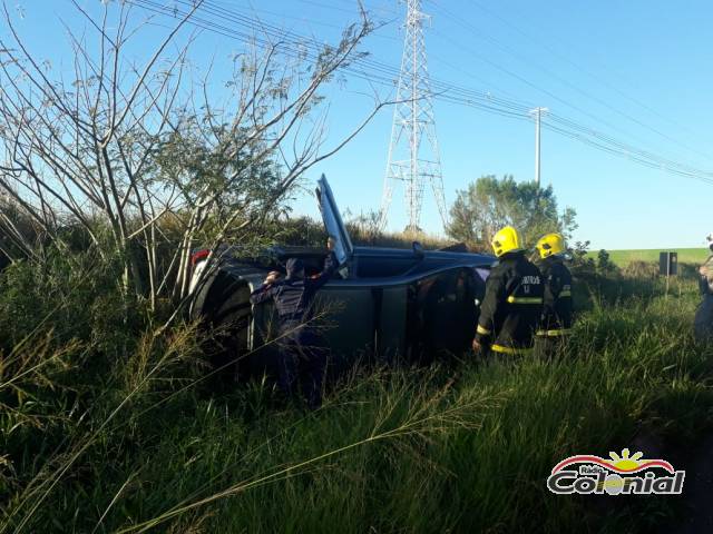 Jovem capota veículo de Horizontina na BR 472 em Três de Maio