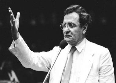 Ex-senador José Paulo Bisol morre aos 92 anos