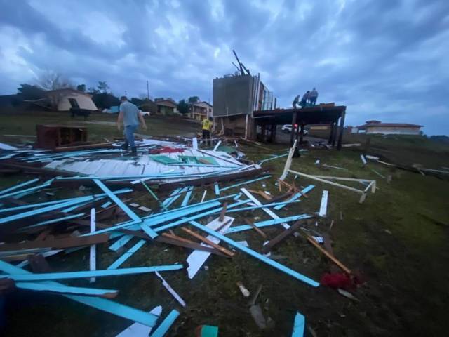 Defesa Civil divulga relatório sobre prejuízos causados no RS por chuva intensa