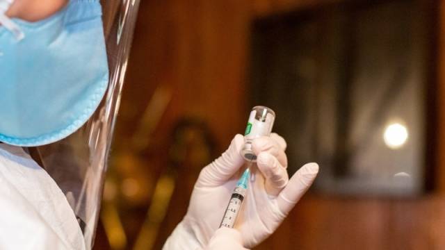 Governo busca ampliar índices de vacinação contra a gripe em idosos  na última semana da campanha