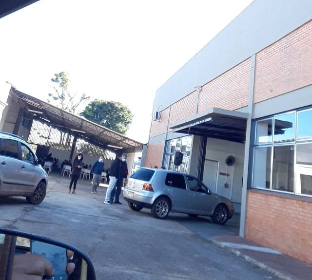 Vacinação contra a Covid-19 em pessoas com idade acima de 42 anos ocorre amanhã em Três de Maio