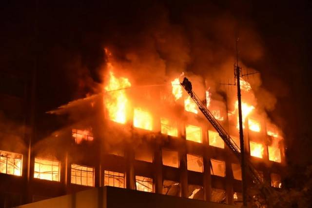 Incêndio atinge prédio da Secretaria de Segurança Pública do RS