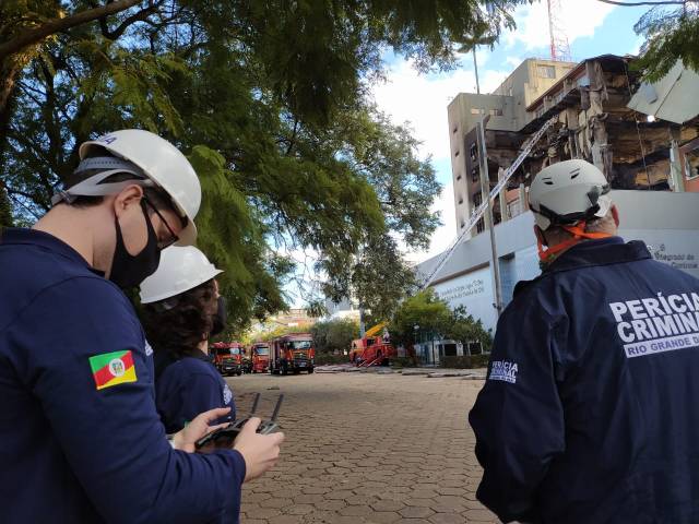 Peritos criminais do IGP usaram drones para registrar as áreas atingidas pelo incêndio no prédio da SSP do Estado