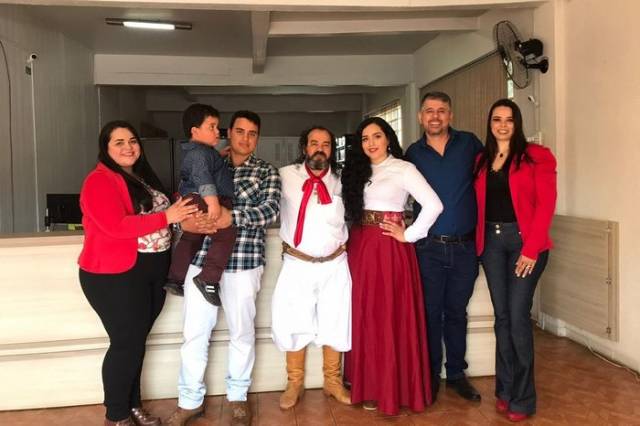 Baitaca se casa com gaiteira no Paraná