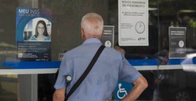Prova de vida para segurados do INSS é suspensa até fim do ano