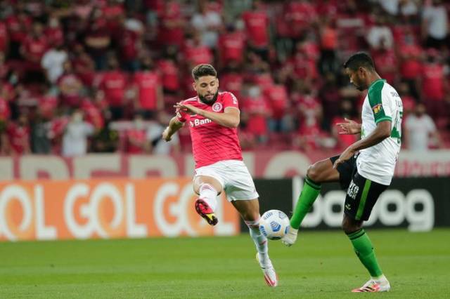 Com dois gols de Patrick e um de Yuri Alberto, Inter vence o América-MG pelo Brasileirão