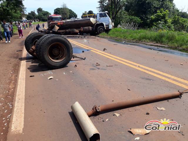 Acidente envolve caminhão e trator na RS 342 em Independência