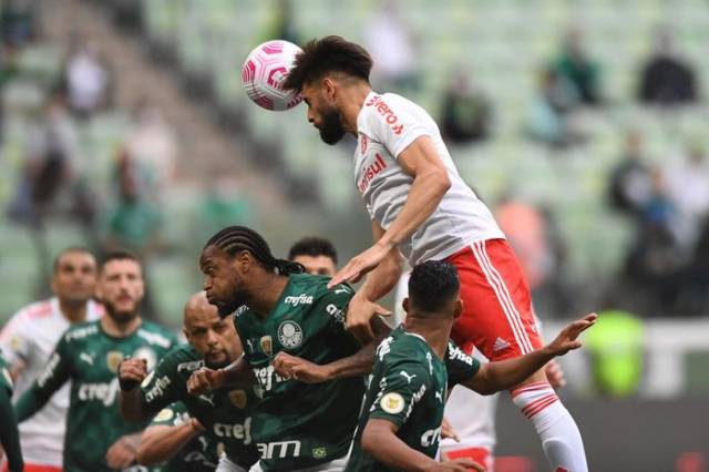 Inter perde para o Palmeiras e deixa escapar chance de entrar no G-6 do Brasileirão