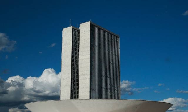 Câmara dos Deputados aprova MP que cria Auxílio Brasil