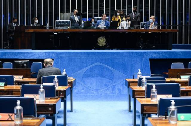 Congresso derruba veto e Fundo Eleitoral será de até R$ 5,7 bilhões