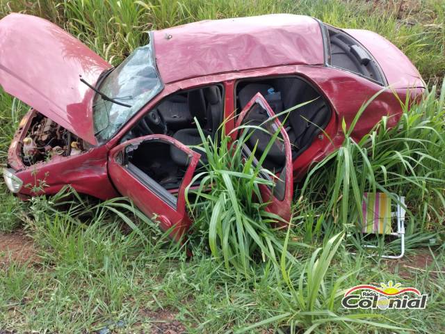 Veículo capota na RS 342 em Três de Maio