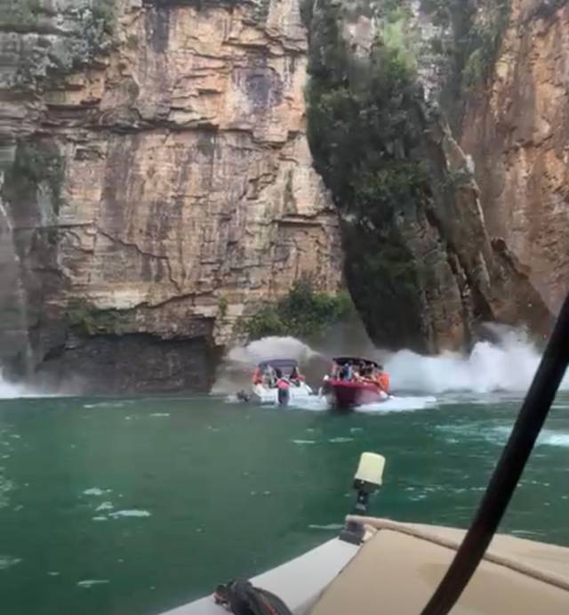 Cânion desaba, atinge lanchas de turistas e causa duas mortes em Capitólio, MG