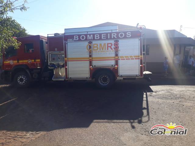 Bombeiros atendem chamado em princípio de incêndio em Três de Maio