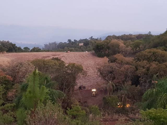 Bombeiros combatem focos de incêndio a mais de uma semana em Boa Vista do Buricá