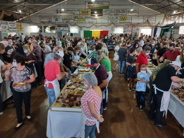 Dia do Porco volta a ser comemorado em Santo Cristo