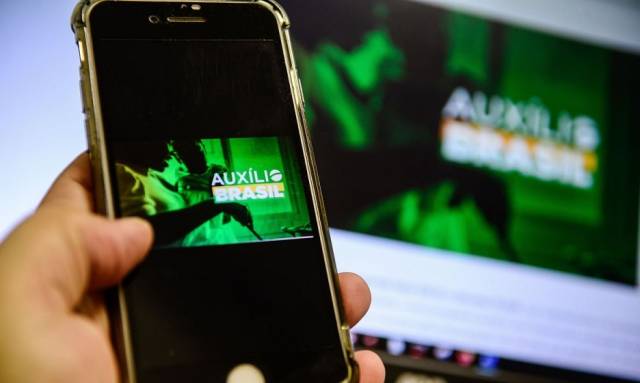 Caixa paga Auxílio Brasil a beneficiários com NIS final 6