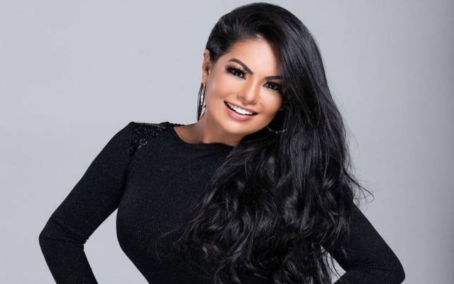 Cantora do grupo Calcinha Preta morre aos 43 anos