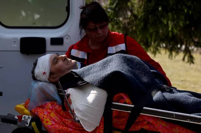 Ataque russo a base militar de Yavoriv, na fronteira com a Polônia, deixa mortos e feridos