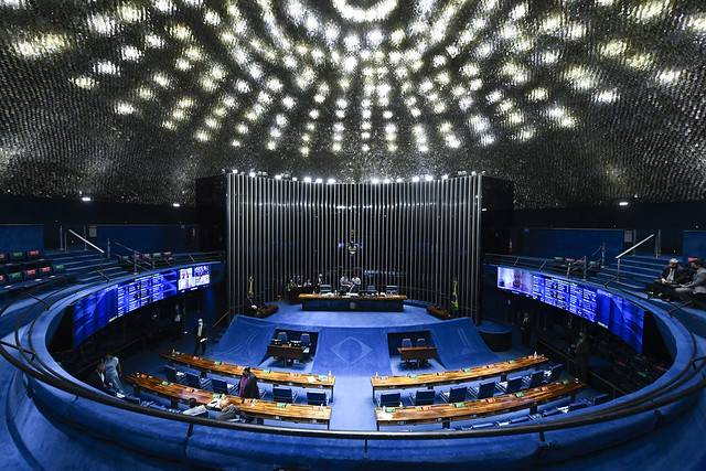 Senado reconhece profissão de doula
