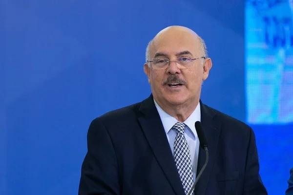 Exoneração de ministro da Educação é publicada no Diário Oficial da União