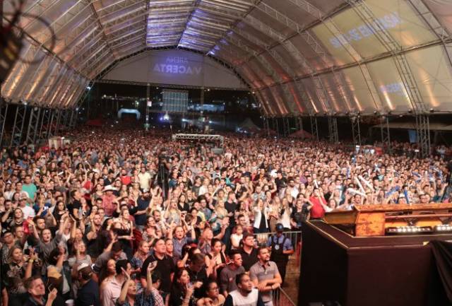 Confira a grade completa de shows da Fenasoja 2022