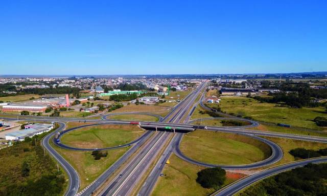 Bolsonaro inaugura obra de duplicação de contorno rodoviário em Pelotas