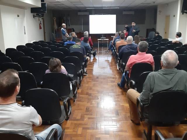 Audiência pública aprova Estacionamento Rotativo Pago em Três de Maio