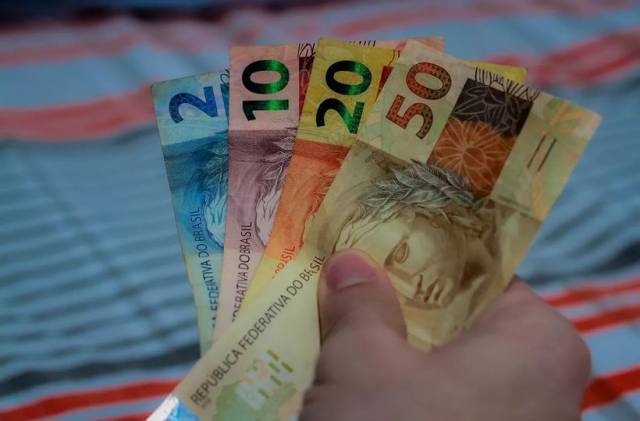 INSS: 13º de aposentados e pensionistas começa a ser pago nesta segunda-feira