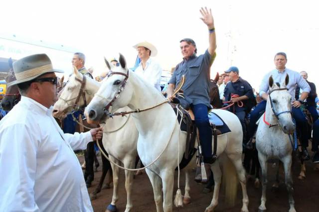 Presença de Bolsonaro na Fenasoja sábado está prevista para as 12h