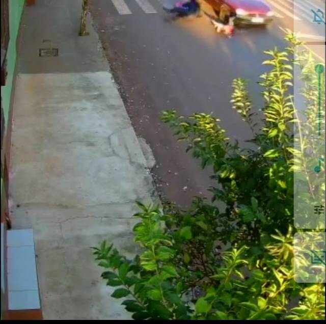 VÍDEO; mãe e filho são atropelados na faixa de segurança, em Santo Ângelo
