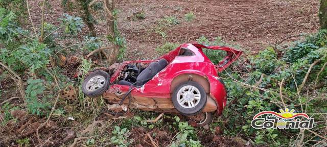 Mulher morre em colisão frontal entre carro e caminhão na BR 472 em Santa Rosa