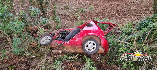 Mulher morre em colisão frontal entre carro e caminhão na BR 472 em Santa Rosa