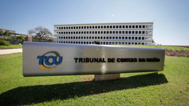 TCU aprova privatização da Eletrobras