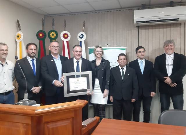Câmara de Vereadores de Três de Maio homenageia 100 anos da Setrem