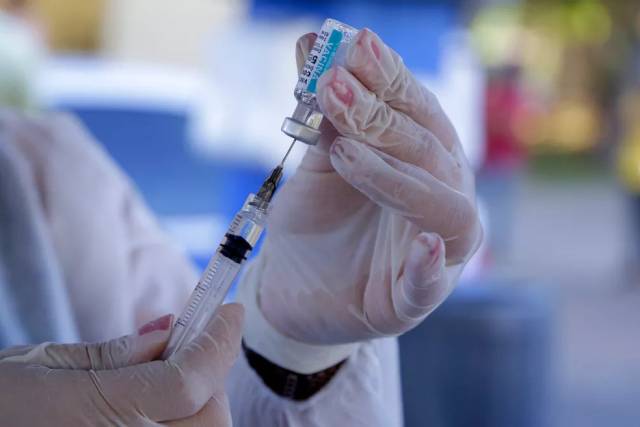 Três de Maio tem vacina contra a Covid-19 e gripe nesta terça-feira