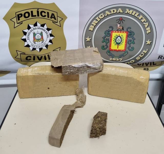 Mulher é presa com maconha em veículo na BR 472, em mais uma ação conjunta da PC e BM