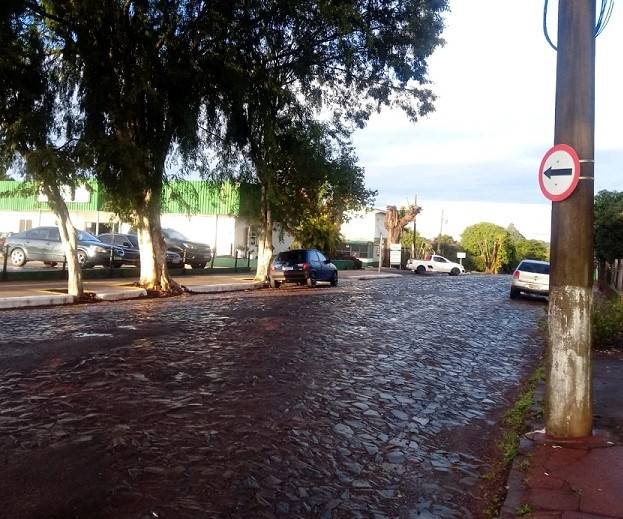 Trecho da Rua São Romualdo no Bairro Medianeira volta a ser de mão dupla