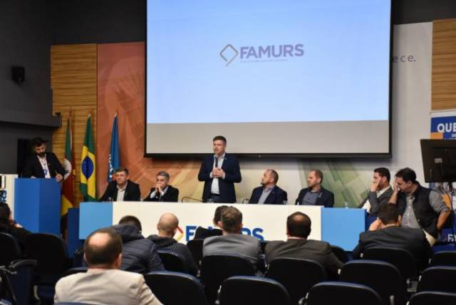 Eleito novo presidente da Famurs