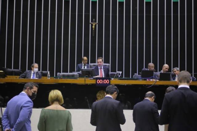 Câmara aprova projeto que impede cobrança de ICMS sobre custo adicional de energia