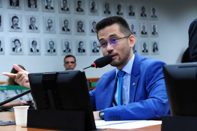PEC que proíbe aposentadoria de juízes como punição é aprovada na CCJ da Câmara